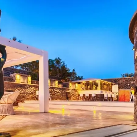 Holiday Sentosa Cave Luxury tent Mykonos Town
